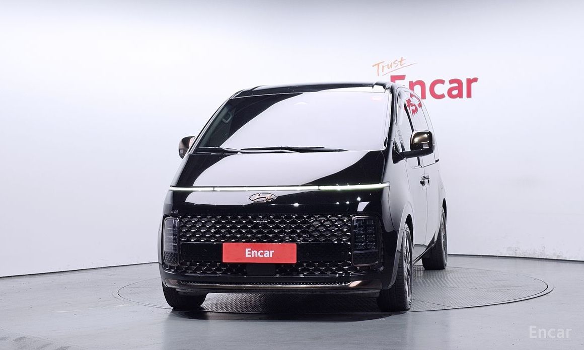  Hyundai Staria