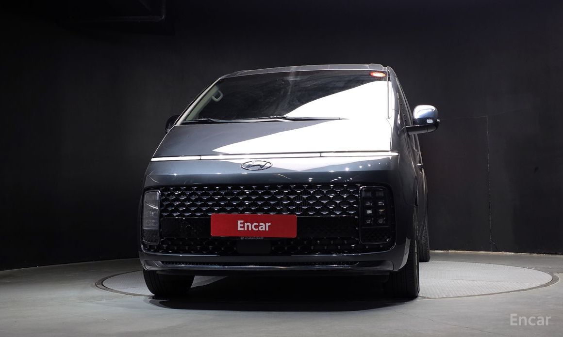 Hyundai Staria