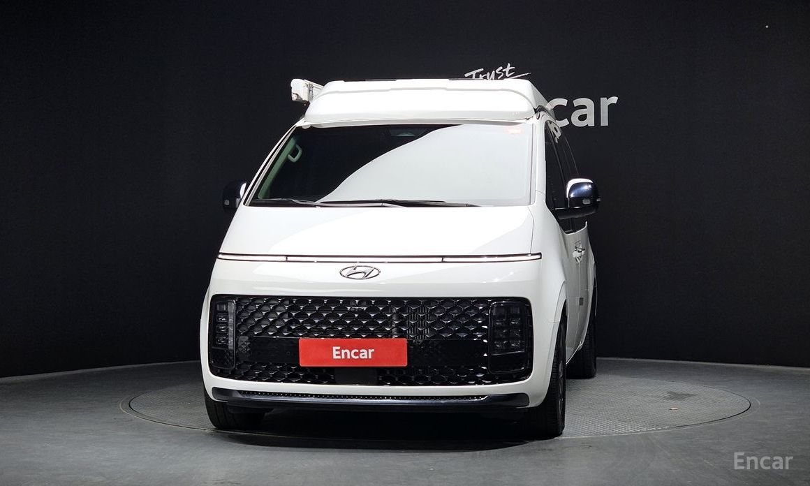  Hyundai Staria