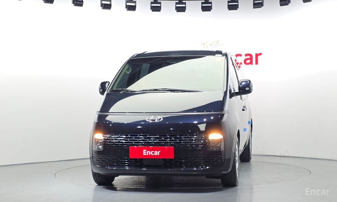  Hyundai Staria