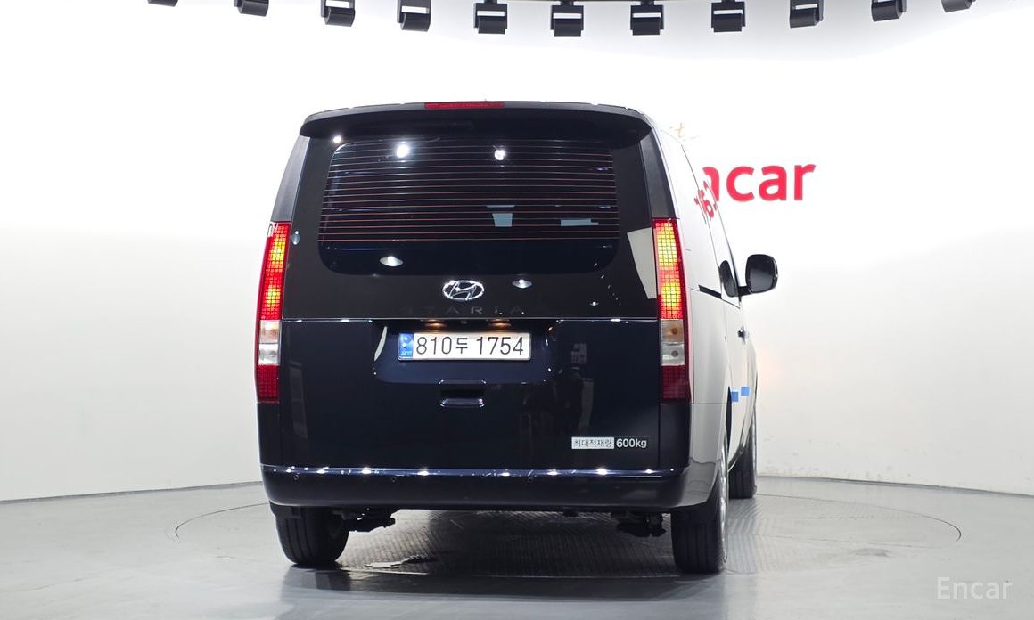 Hyundai Staria