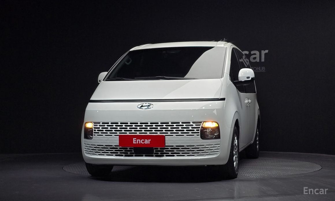  Hyundai Staria