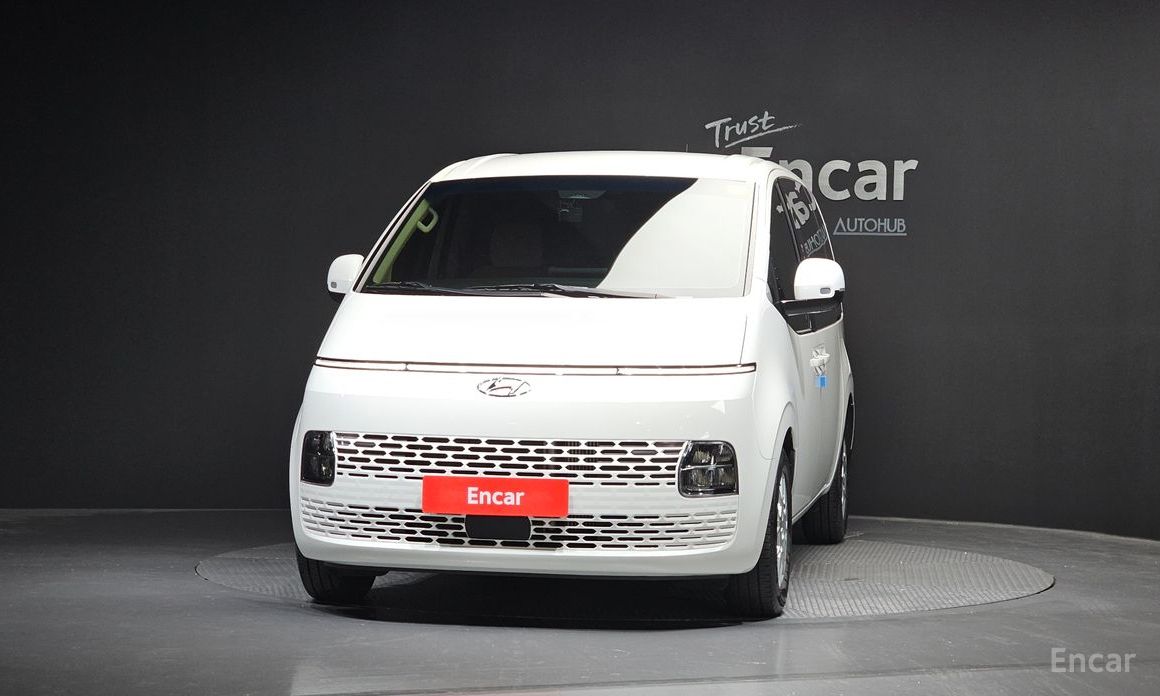  Hyundai Staria