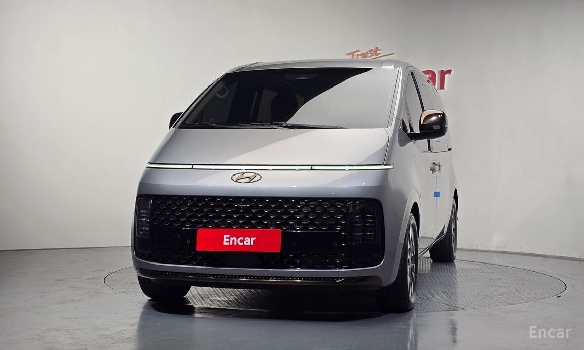  Hyundai Staria