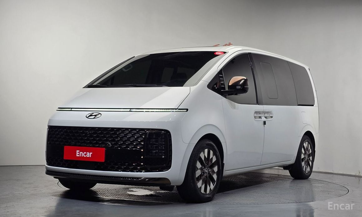  Hyundai Staria
