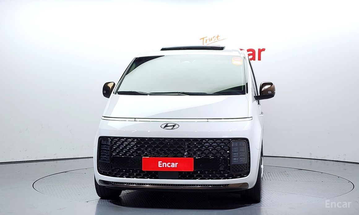  Hyundai Staria