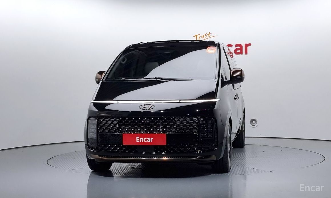  Hyundai Staria