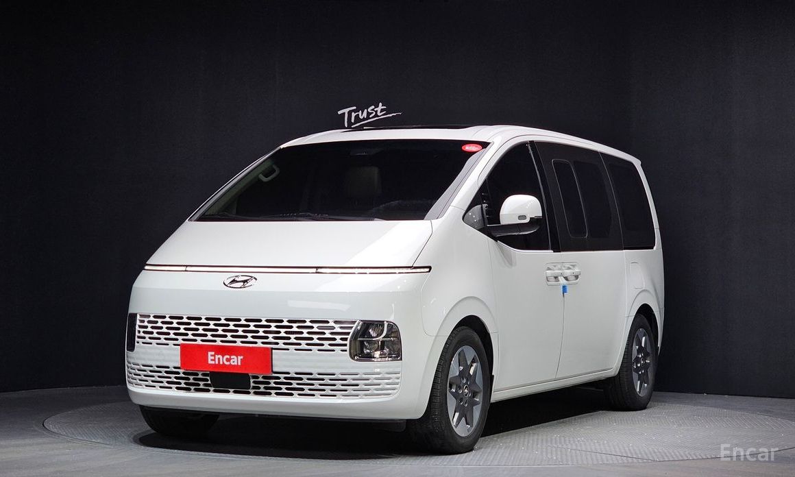  Hyundai Staria