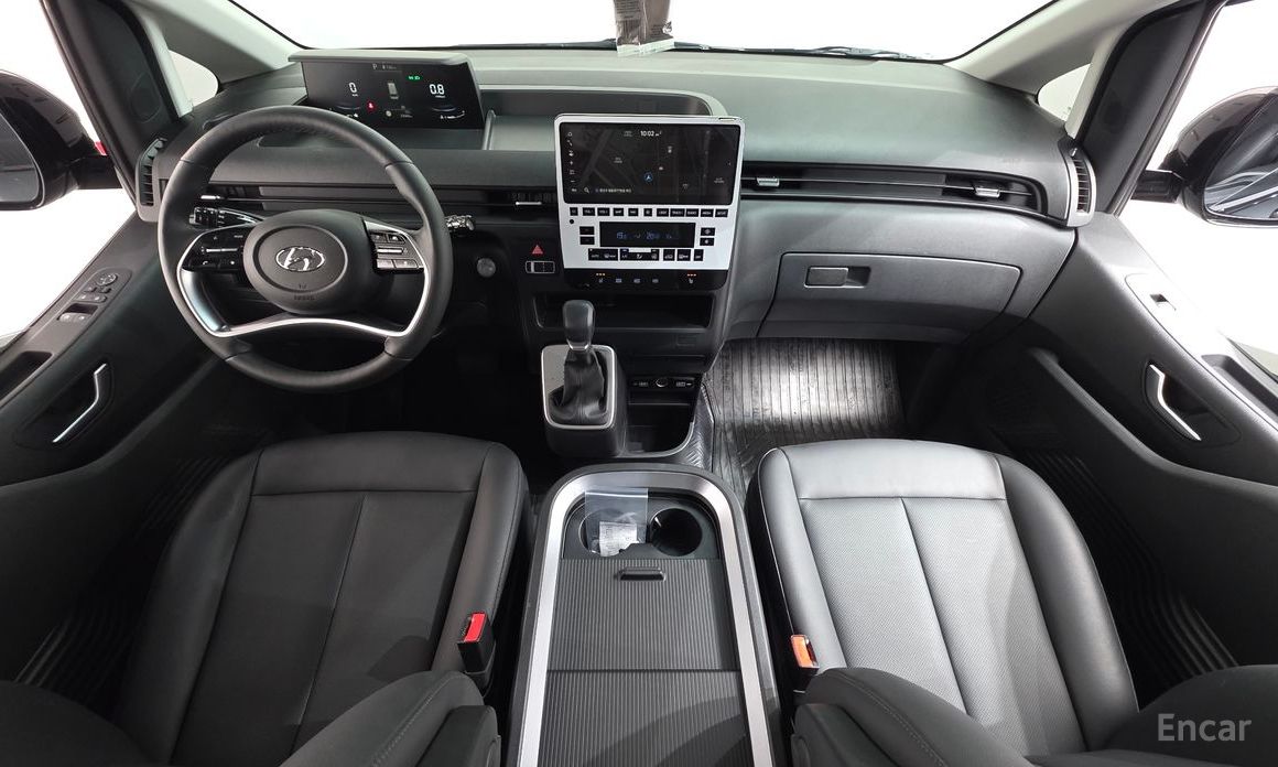  Hyundai Staria
