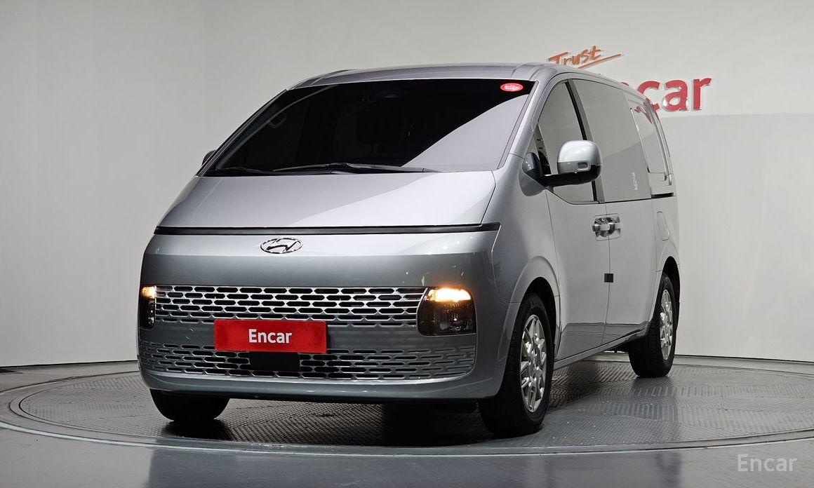  Hyundai Staria