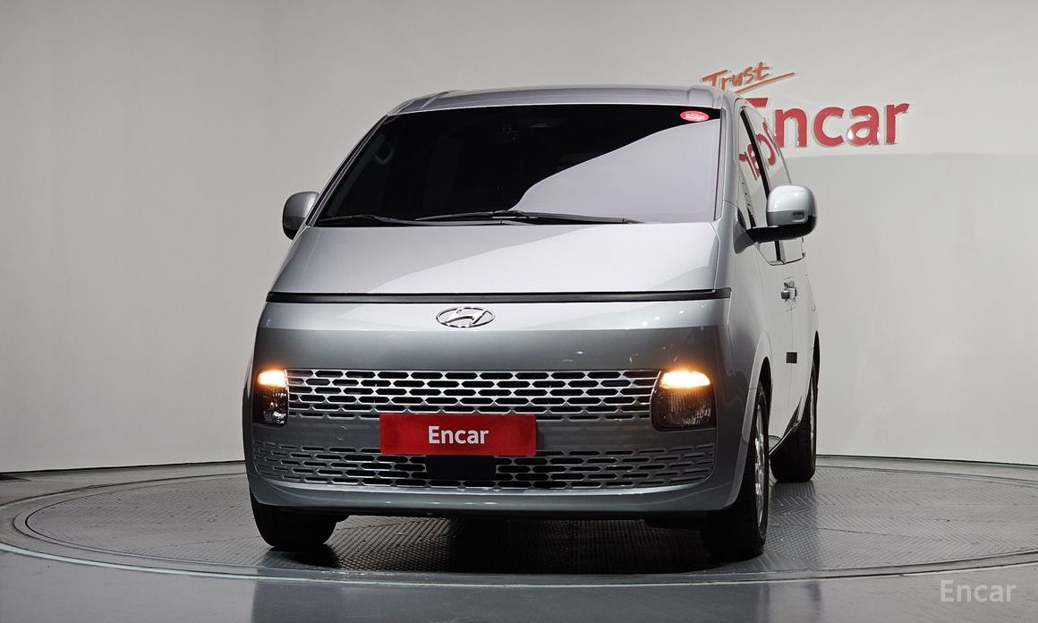  Hyundai Staria
