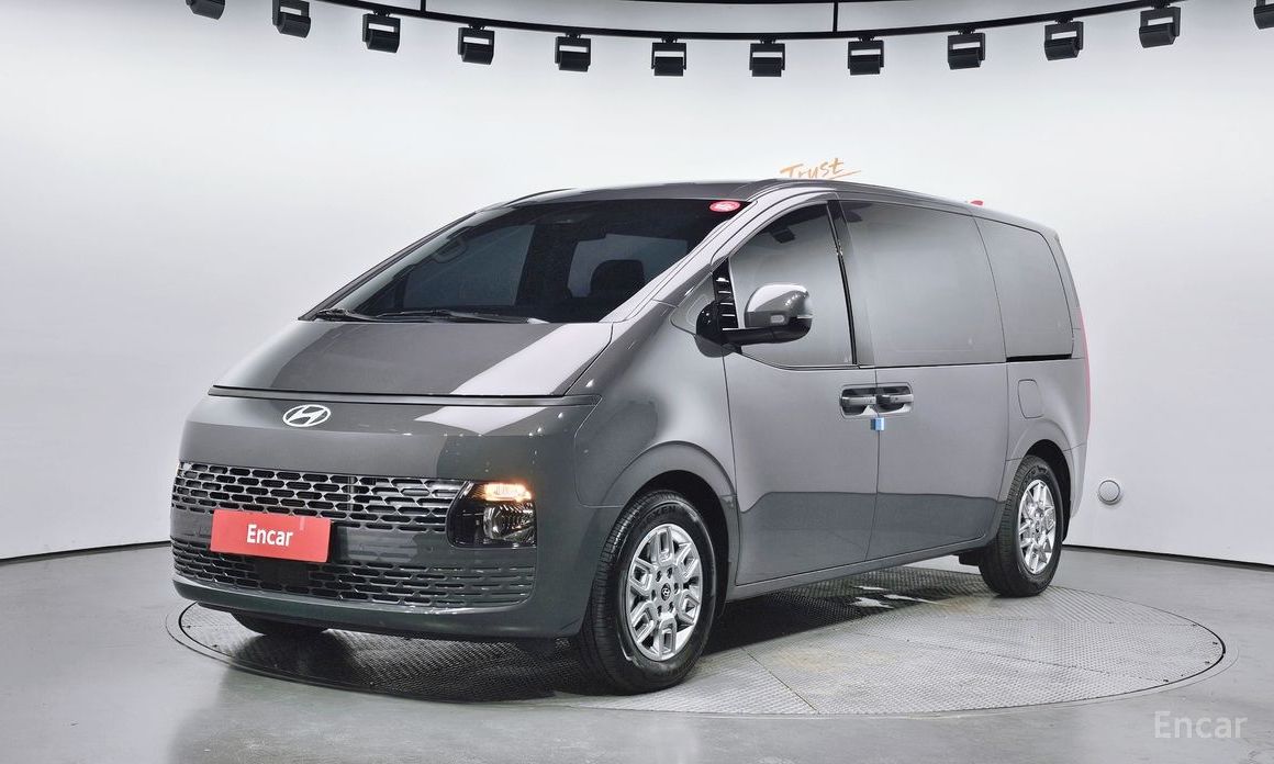  Hyundai Staria