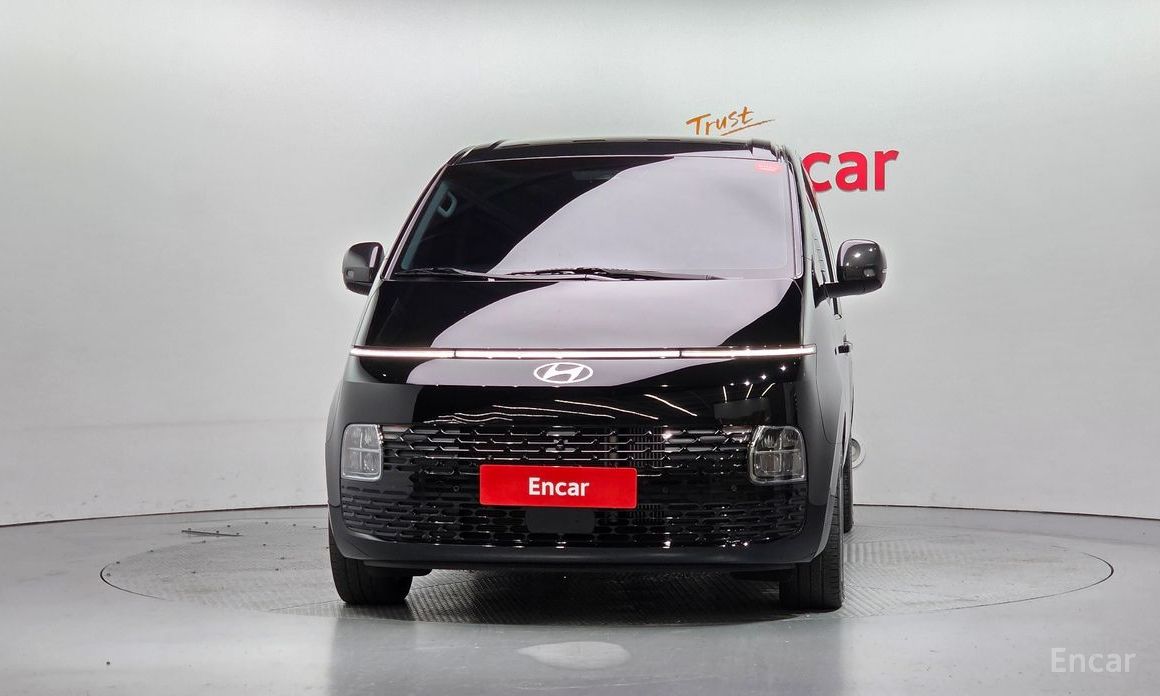  Hyundai Staria