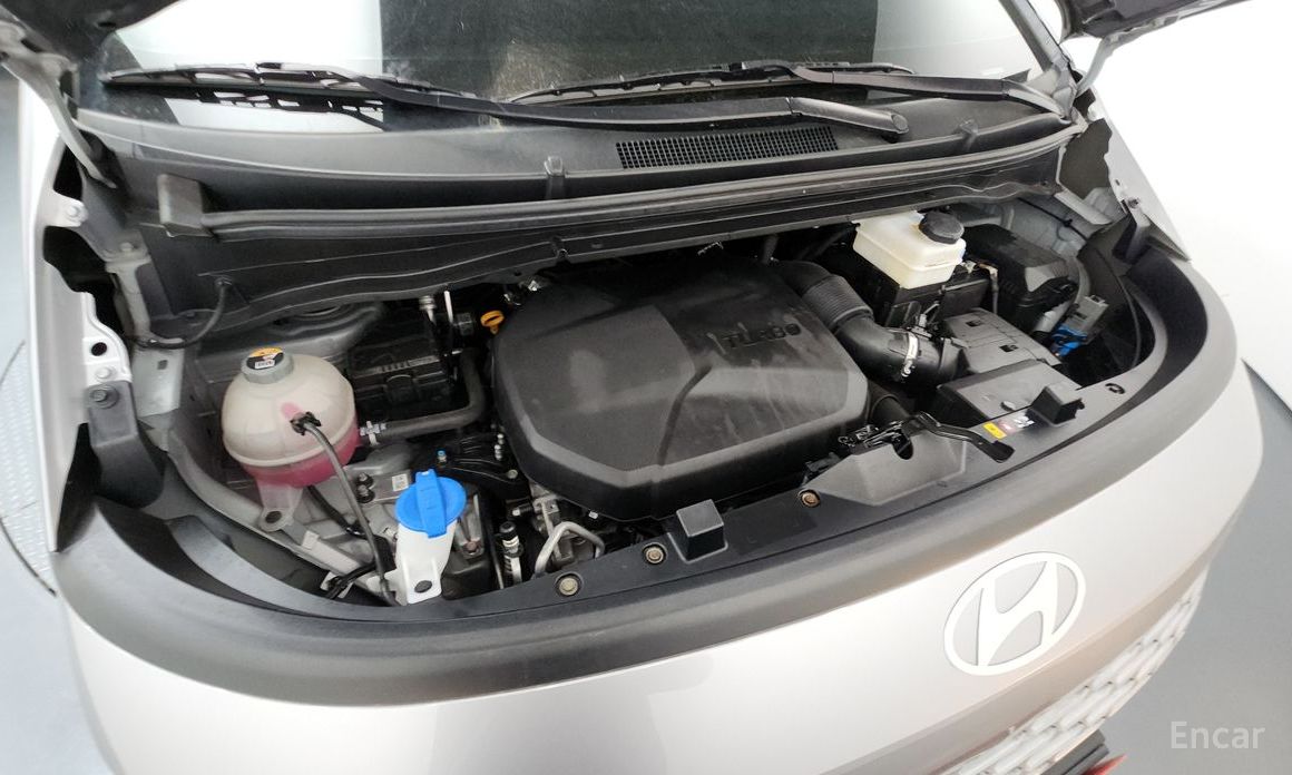  Hyundai Staria
