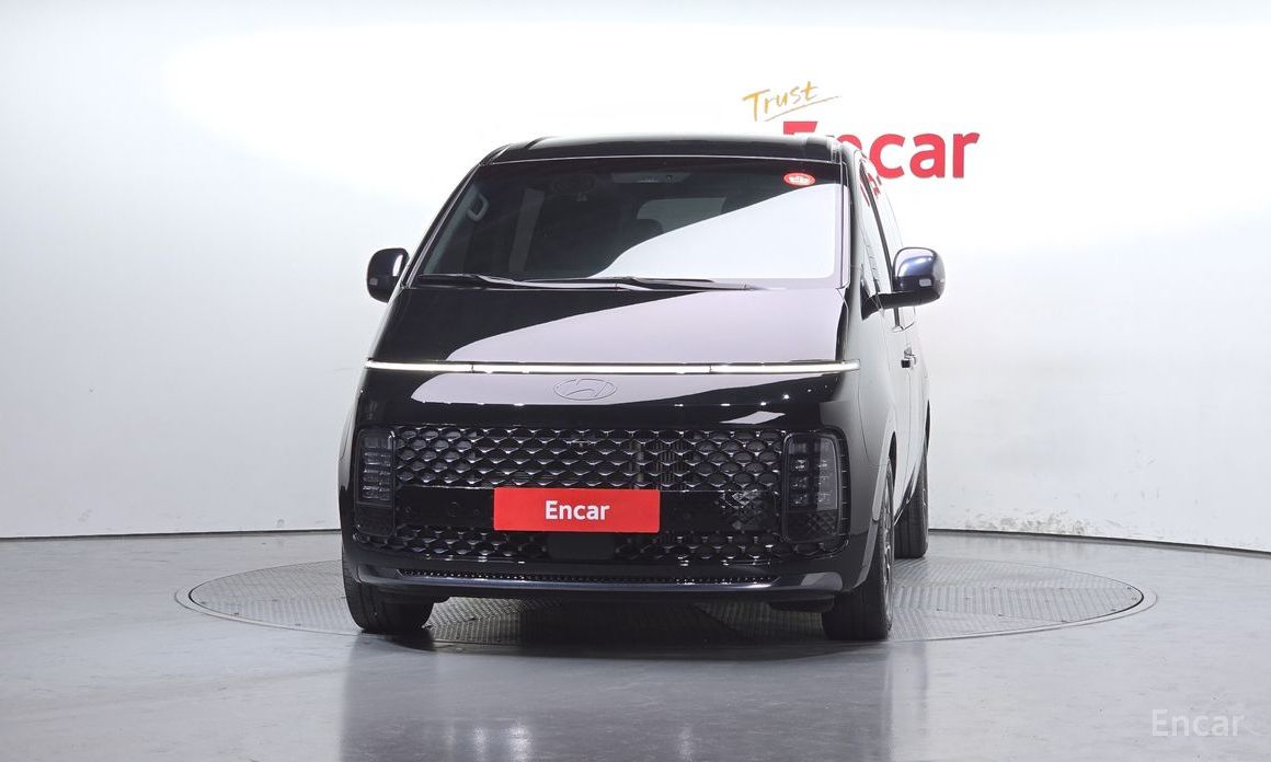  Hyundai Staria