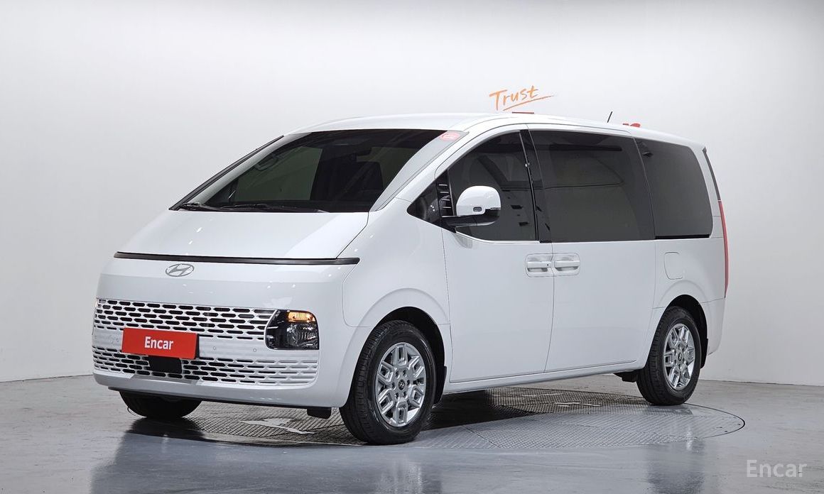  Hyundai Staria