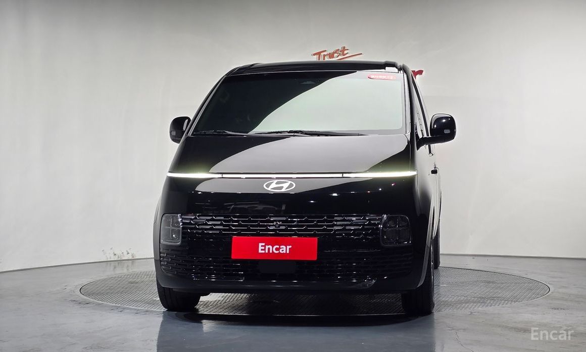  Hyundai Staria