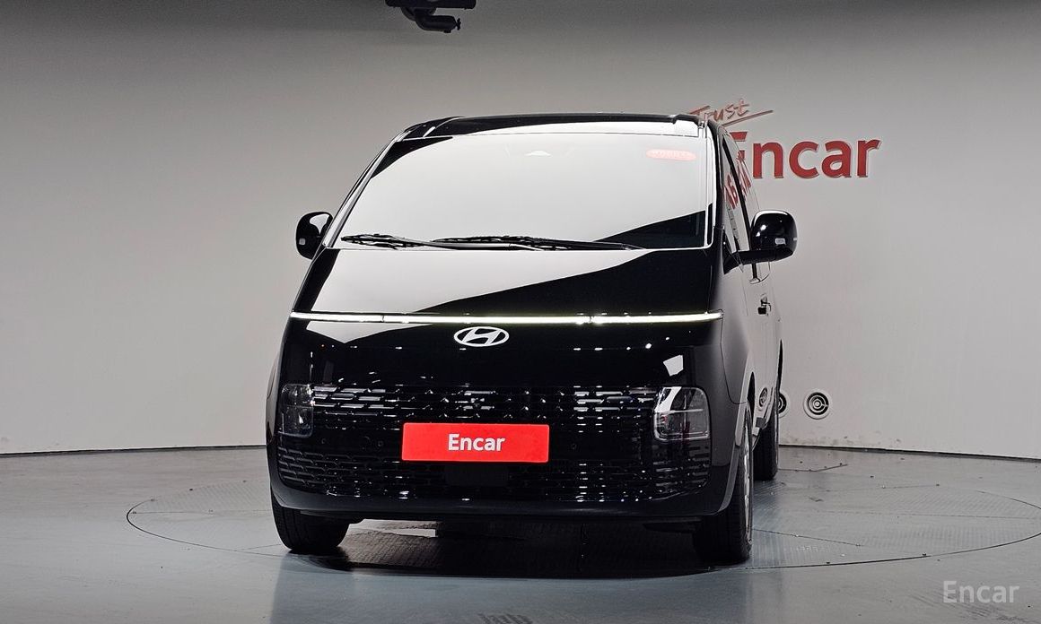  Hyundai Staria