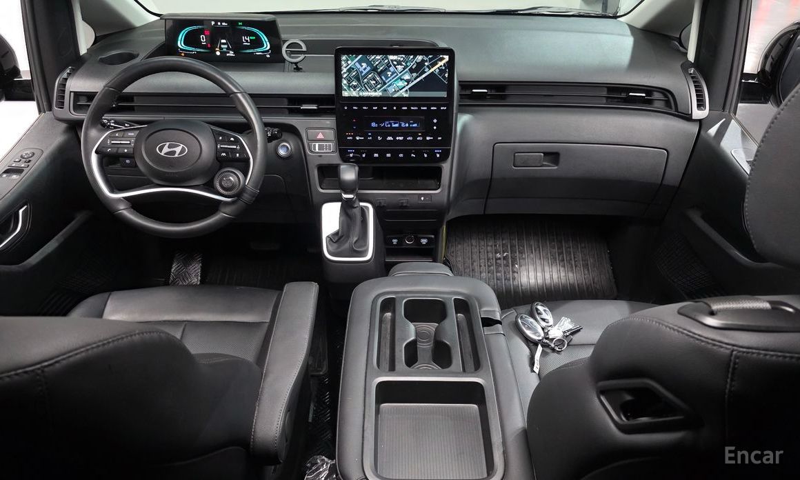  Hyundai Staria