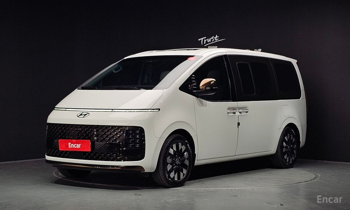  Hyundai Staria