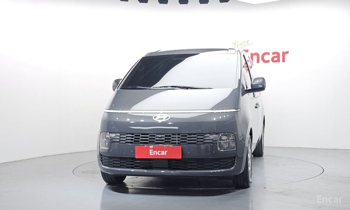  Hyundai Staria