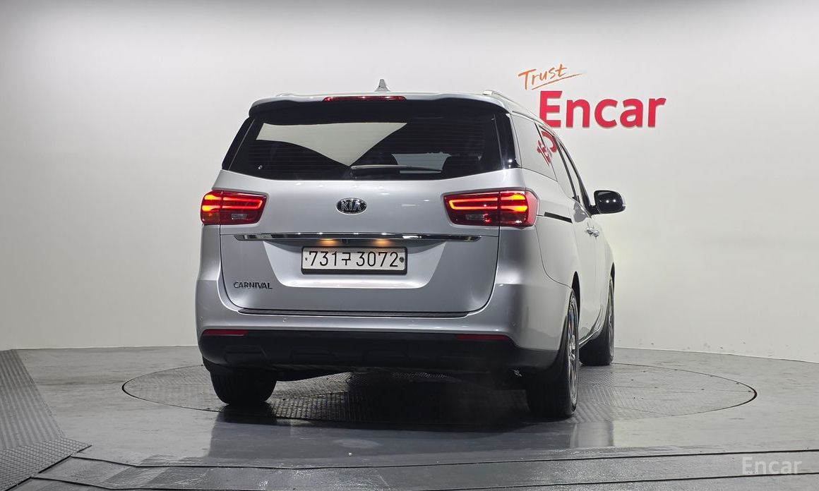  Kia Canival