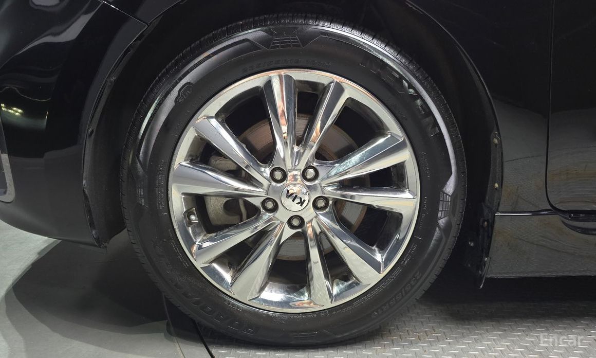  Kia Canival
