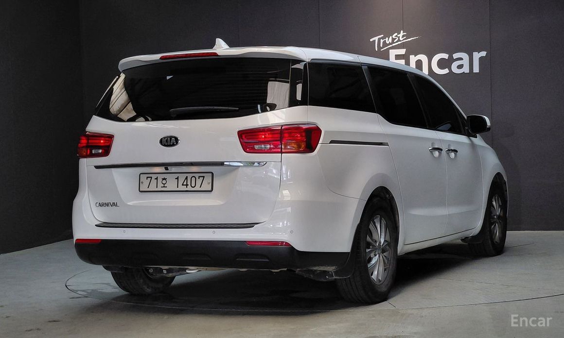  Kia Canival