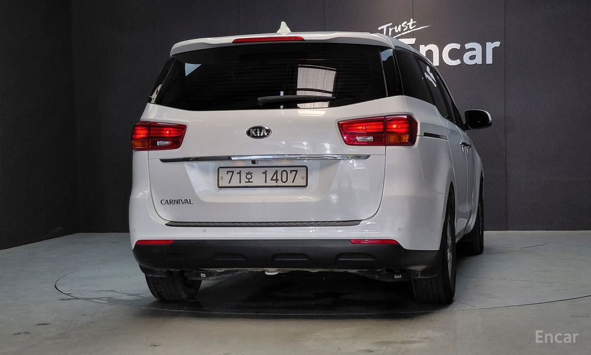  Kia Canival