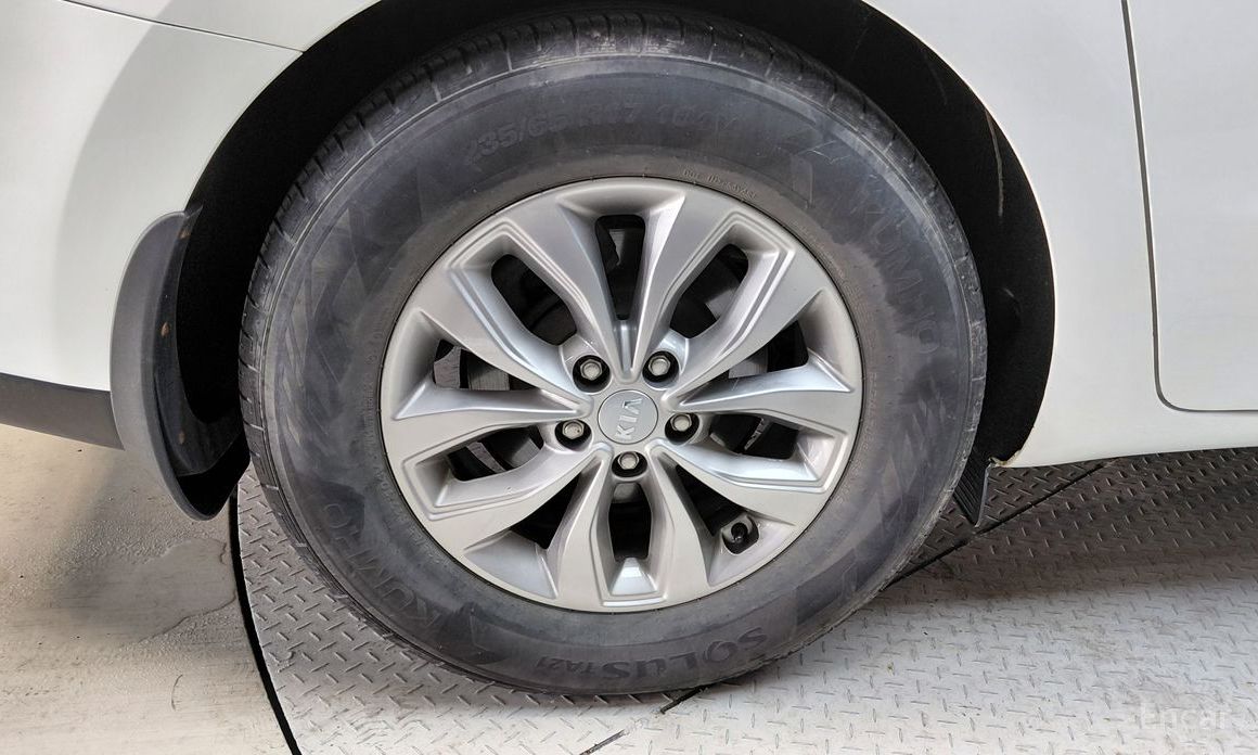  Kia Canival