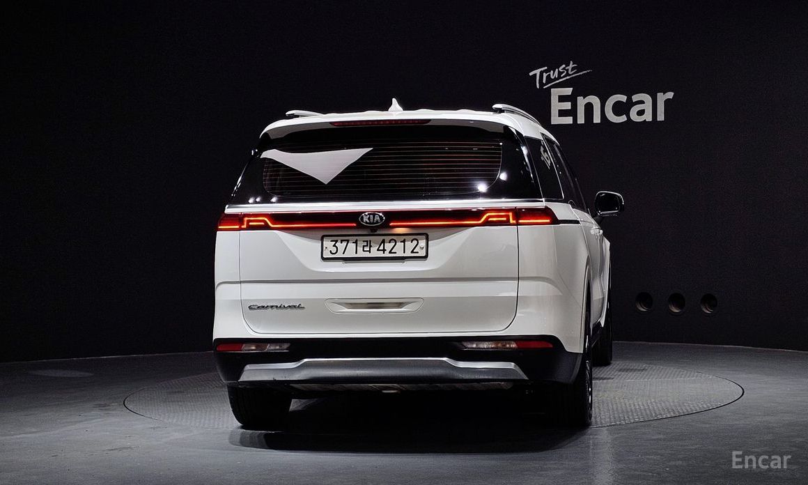  Kia Canival