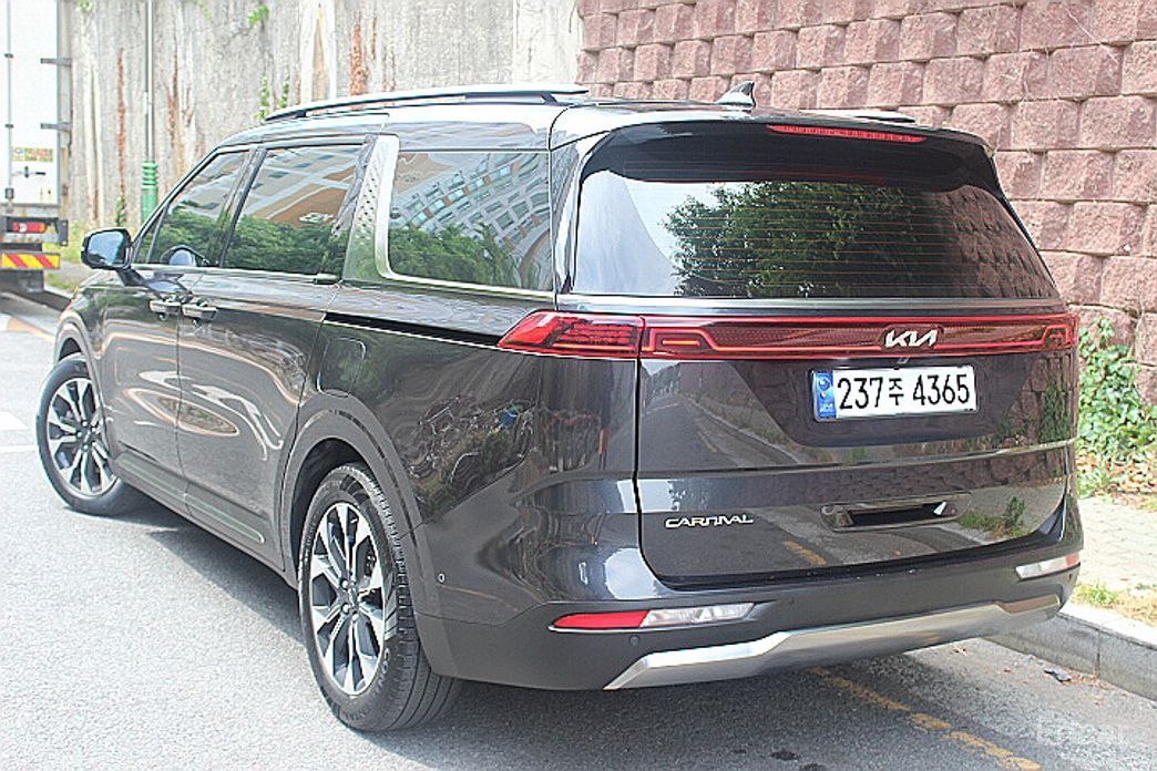  Kia Canival