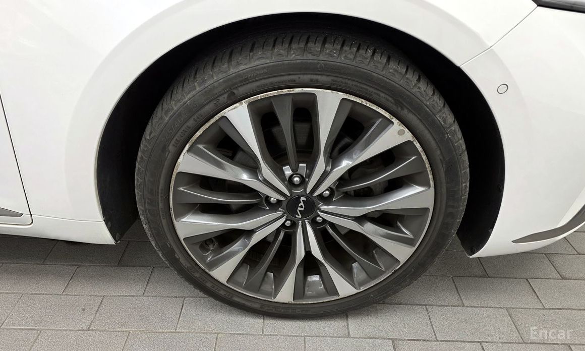  Kia K8