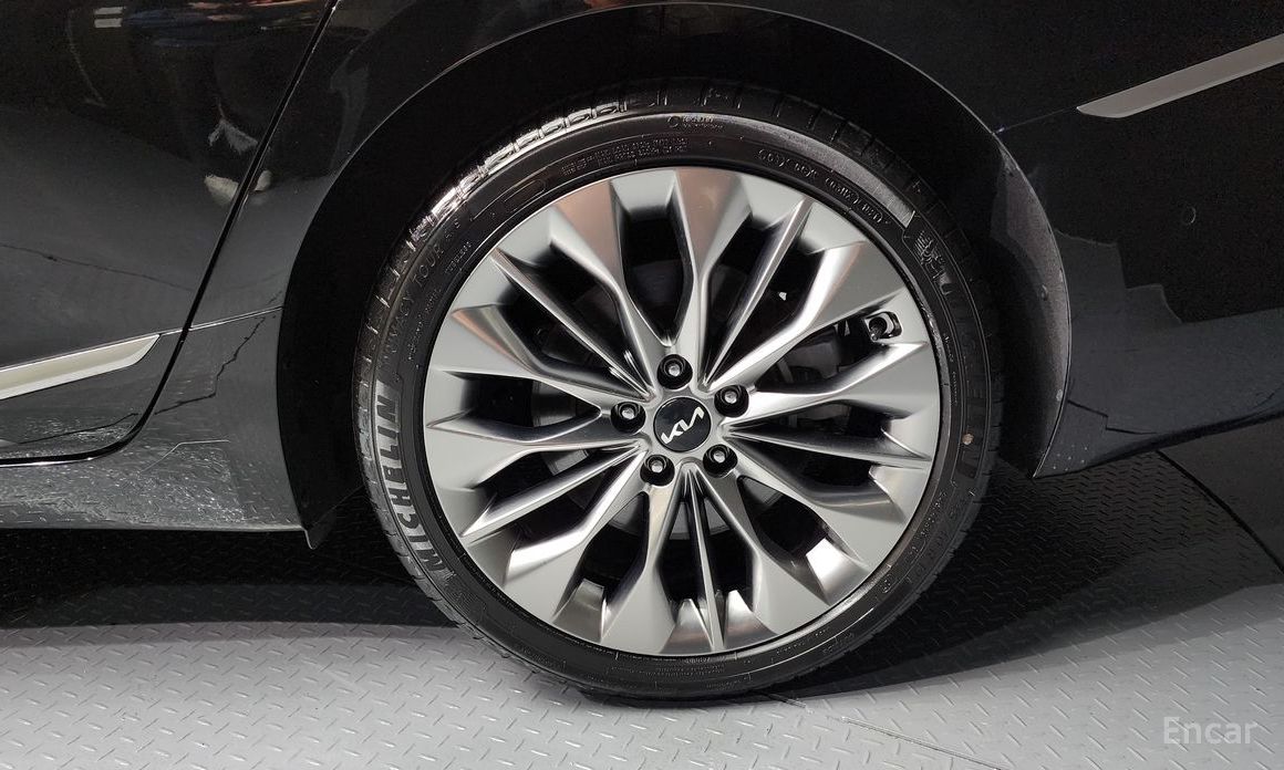  Kia K8