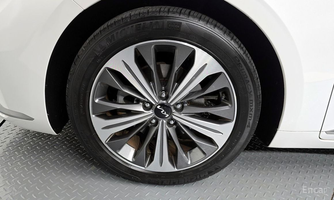  Kia K8