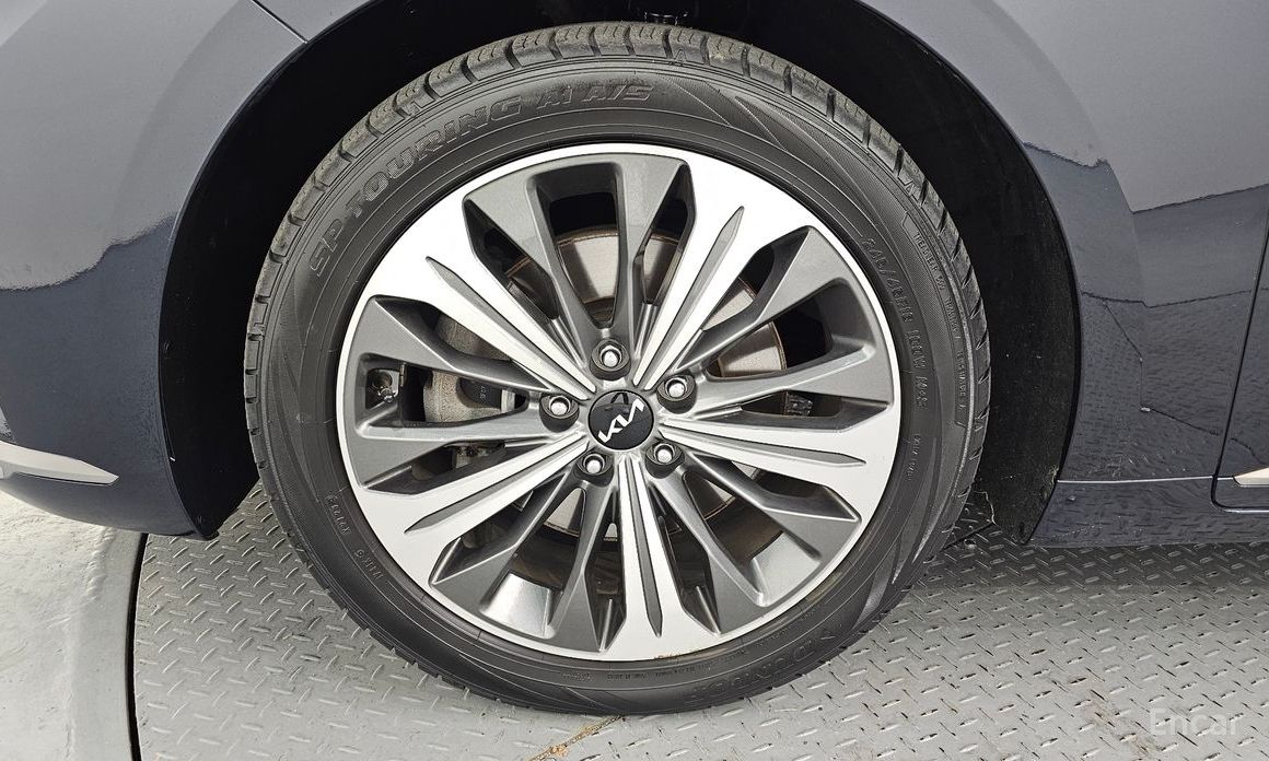  Kia K8