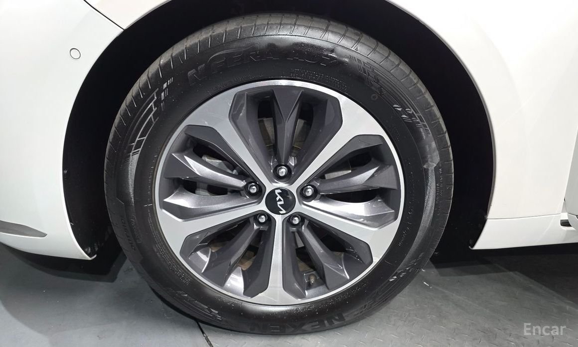  Kia K8