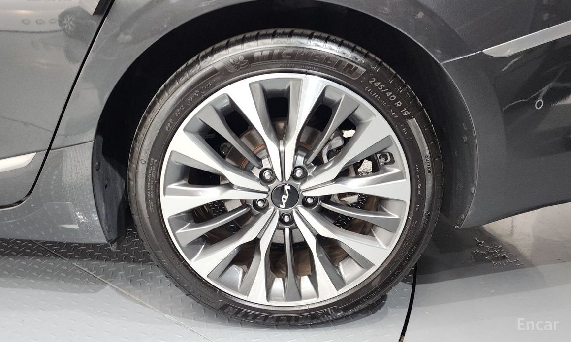  Kia K8