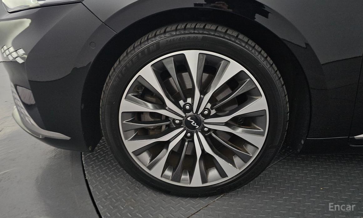  Kia K8