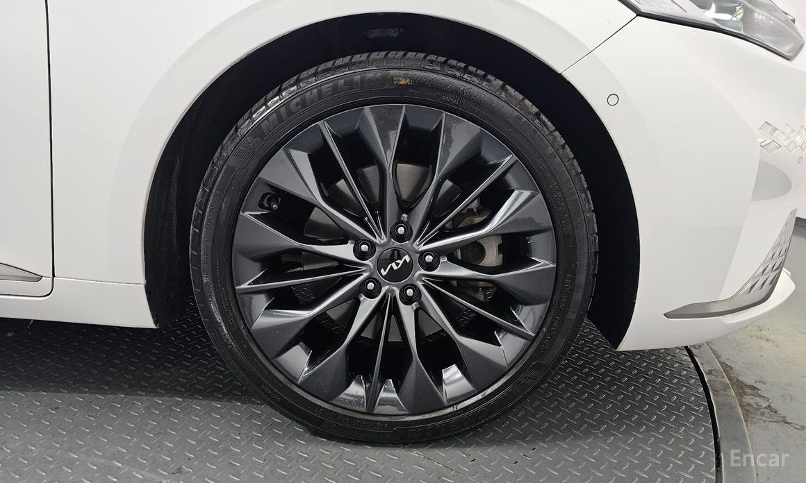  Kia K8