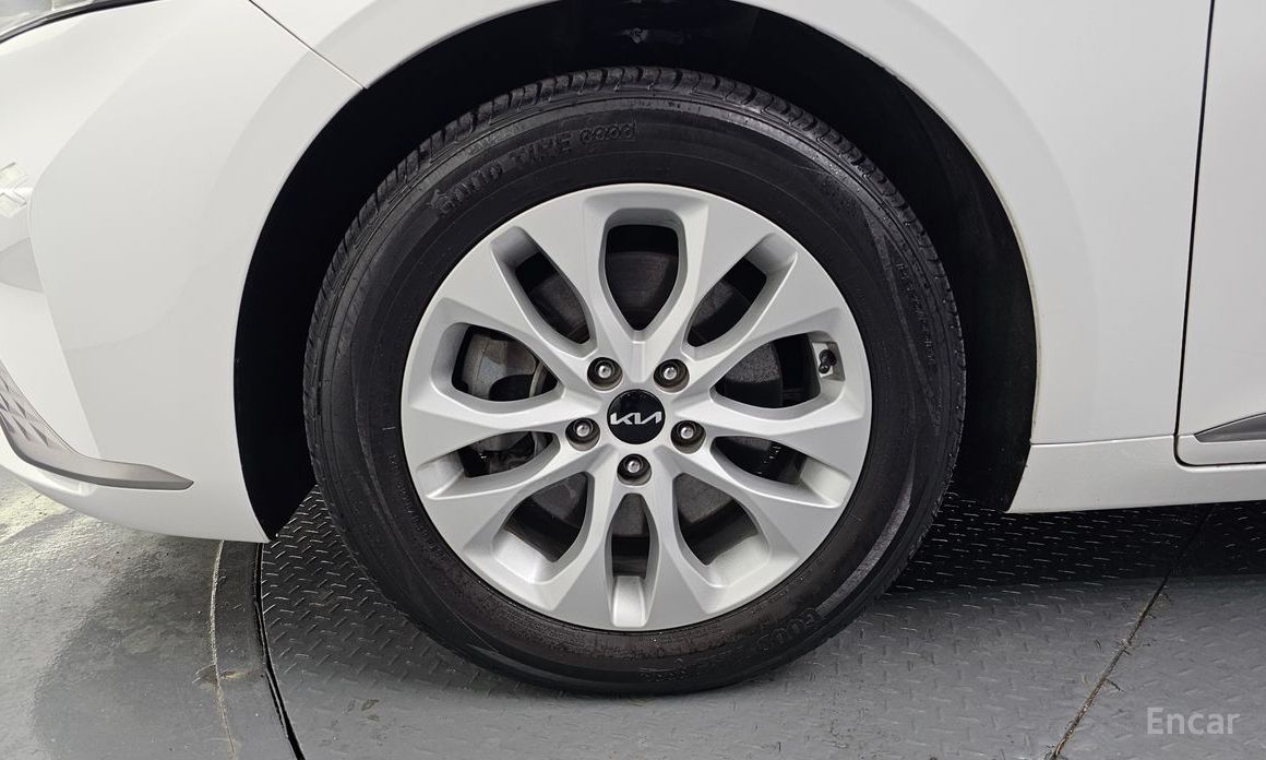  Kia K8