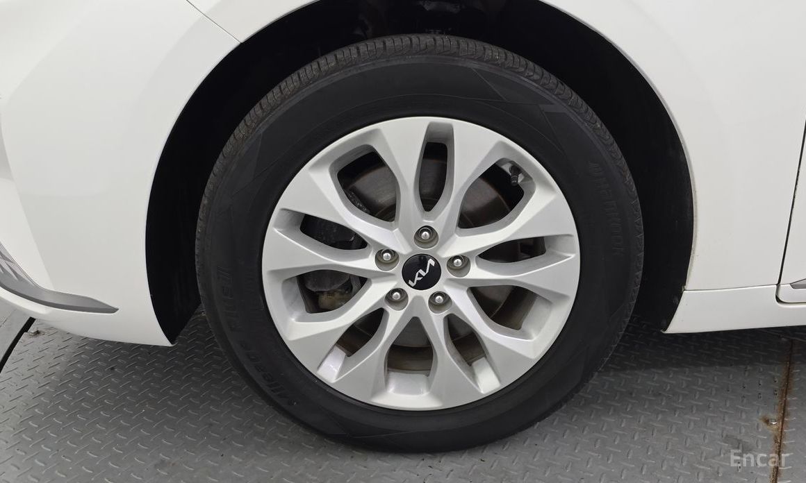  Kia K8