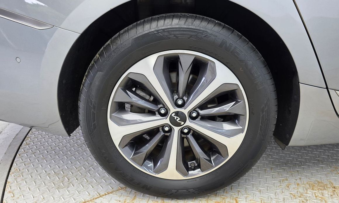  Kia K8