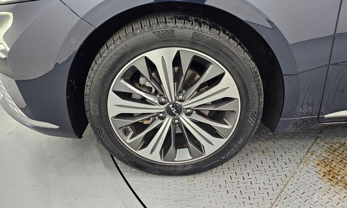  Kia K8