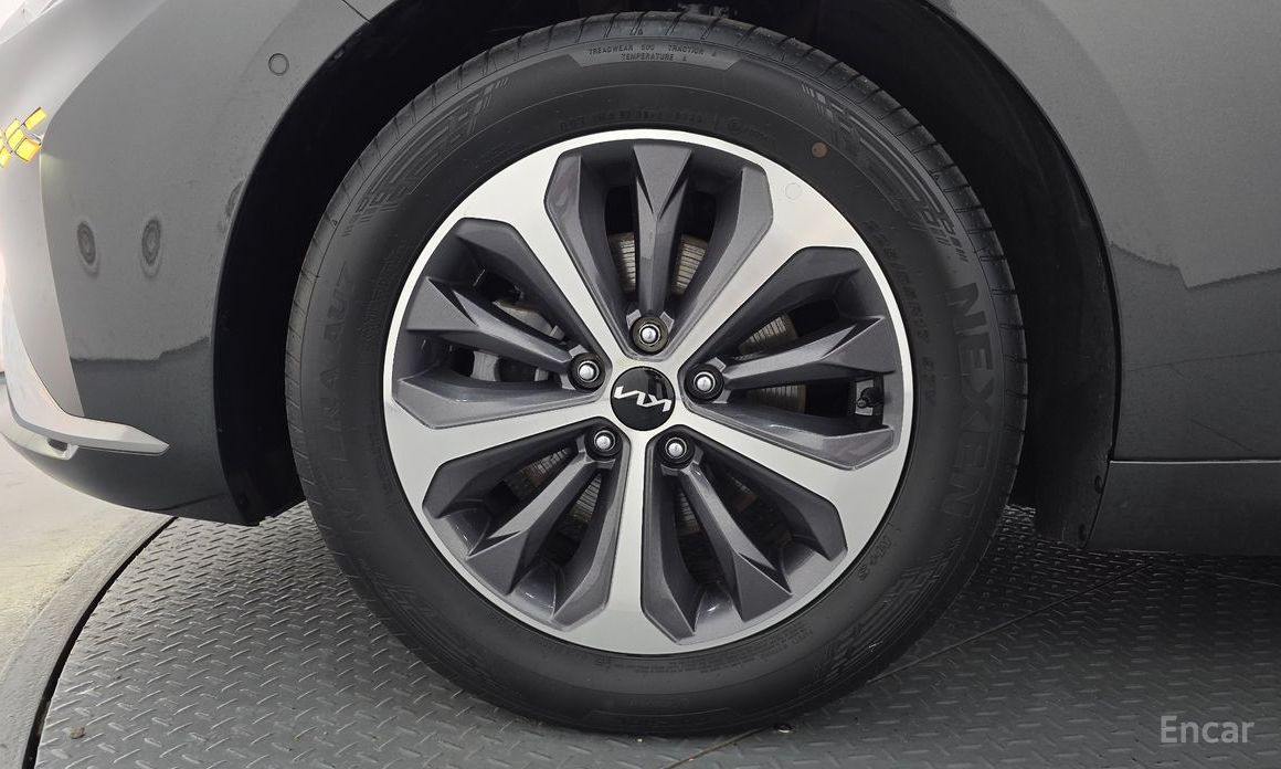  Kia K8