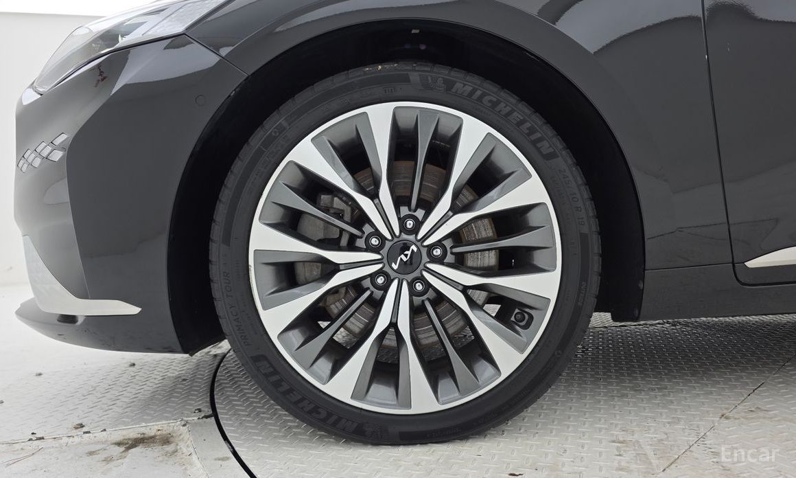  Kia K8