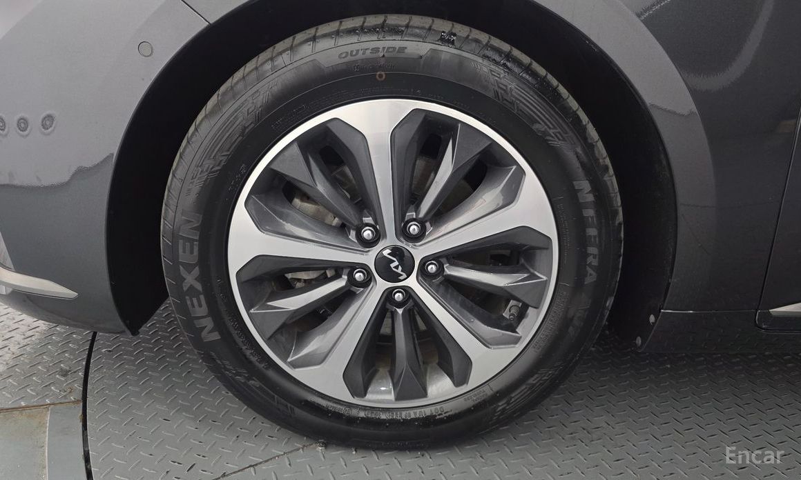  Kia K8