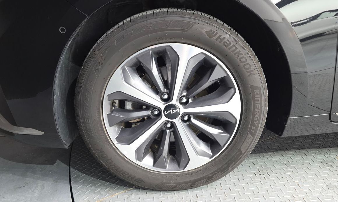  Kia K8
