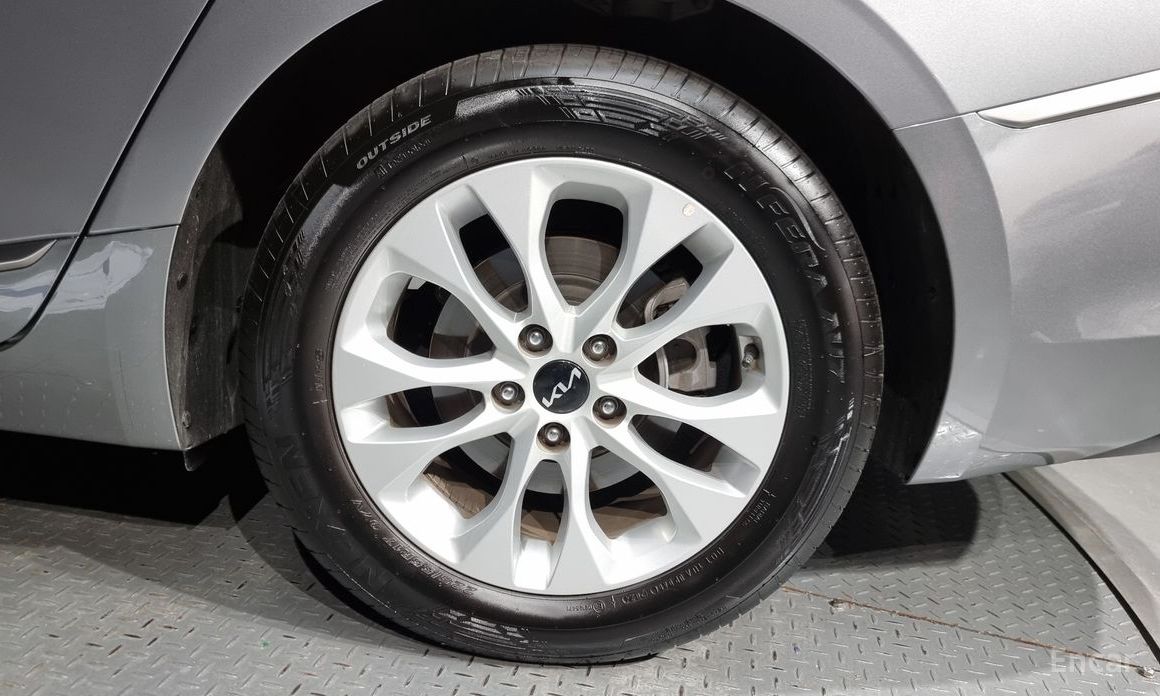 Kia K8
