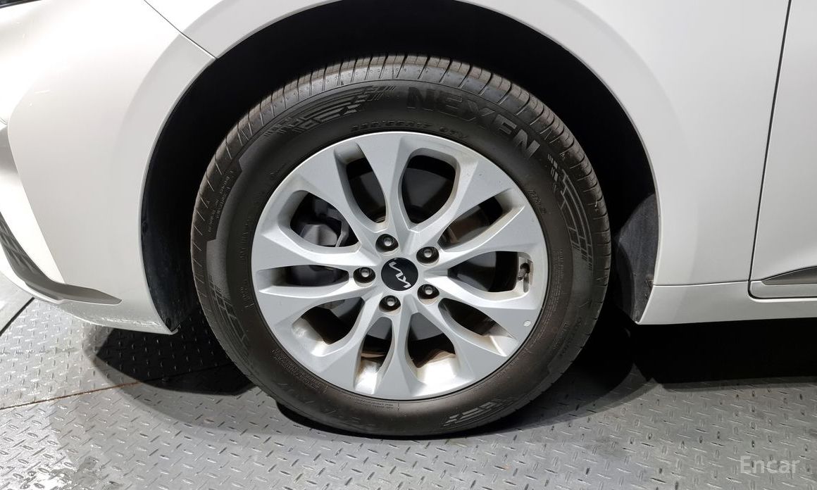  Kia K8